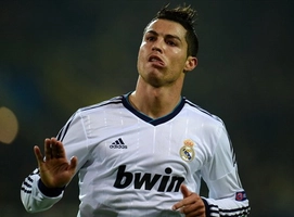 Ronaldo: Không đơn giản chỉ là máy ghi bàn