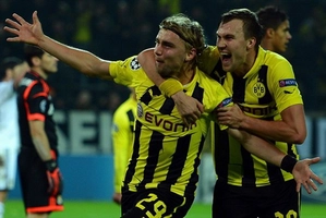 Mario Gotze lại làm Bernabeu câm lặng