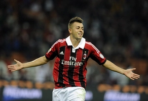 Stephan El Shaarawy viết lại lịch sử của AC Milan