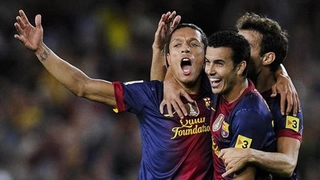 Adriano mở tỷ số