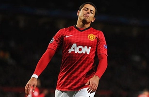 Javier Hernandez rút ngắn tỷ số 1-2 cho Man Utd