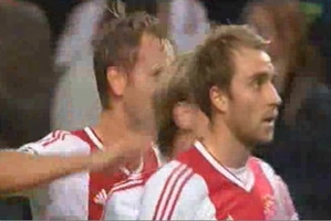 Thủ quân Siem de Jong gỡ hoà cho Ajax