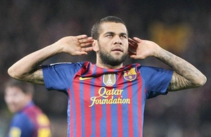 Daniel Alves sớm khai thông bế tắc cho Barcelona