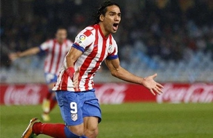 Sociedad 0-1 Atletico: Falcao giữ Atletico trên đỉnh