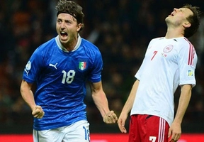 Chơi thiếu người, Italia vẫn xuất sắc đánh bại Đan Mạch