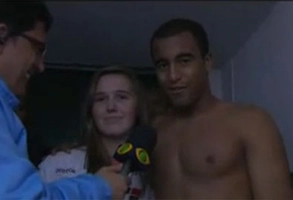 Fan nữ khốn khổ vì được sao trẻ đắt giá của PSG tặng áo