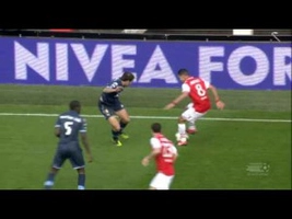 Pha xâu kim tinh tế của sao AZ Alkmaar