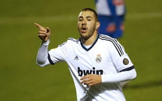 Karim Benzema sớm đưa Real vươn lên dẫn trước