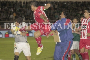 Cú kung-fu tàn bạo nhất trong lịch sử bóng đá