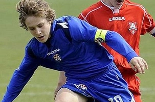 Messi xứ Balkan sớm nhiễm thói ăn vạ