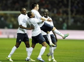 Pháp ngược dòng hạ gục Italia ngay trên đất khách