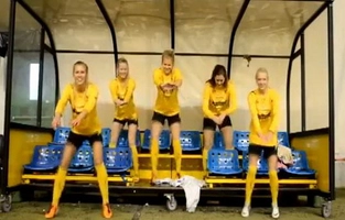 Gangnam Style phiên bản bóng đá nữ