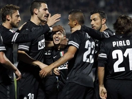 Quagliarella lập hattrick, Juventus đánh tennis trên sân của Pescara