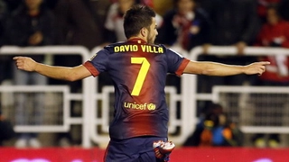Hãy gọi David Villa là Ngài... đánh gót!