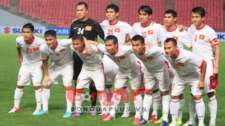 Tấn Tài mở tỷ số bằng pha đánh đầu đẳng cấp