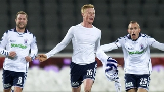 Siêu phẩm vô-lê đúng vào phút bù giờ cuối cùng