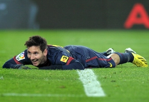 Cú đúp thứ 8 liên tiếp của Messi trong hơn 1 tháng