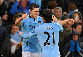 Nhà ĐKVĐ Man City suýt xấu mặt trước đội cuối bảng