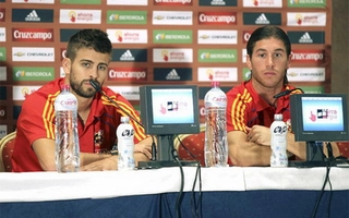 Bằng chứng khẳng định mâu thuẫn ngầm giữa Ramos và Pique