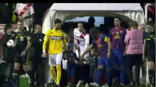 Đội quân siêu nhân trẻ thơ trong trận Rayo Vallecano - Barcelona