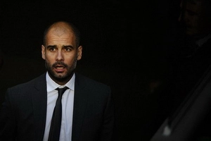 Con trai Guardiola chỉ đạo “lành nghề” như cha