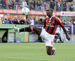 Clarence Seedorf hát hay như ca sĩ