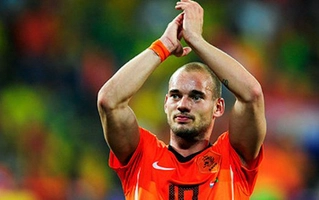 Sneijder đánh gót ghi bàn siêu dị