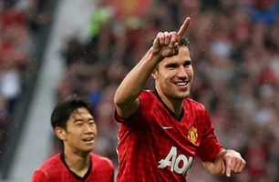 Van Persie hát vang ca khúc truyền thống của ... Liverpool, giới Manucians liệu có tức giận?