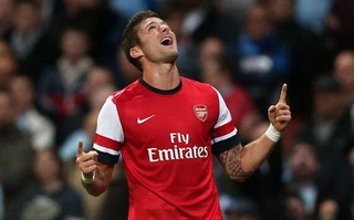 Pha lập công đầu tiên của Giroud tại Premier League