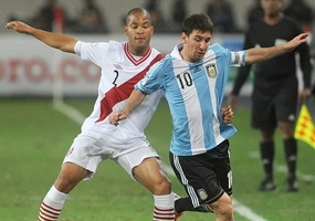 Argentina hoà trên thế thua trước đàn em Peru