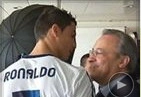 Cristiano Ronaldo vô tình hay cố tình không ôm Chủ tịch Real