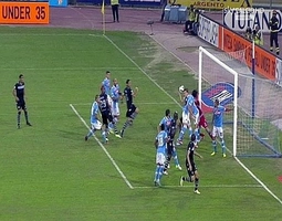 Hành động fair-play đáng biểu dương: Xin trọng tài từ chối bàn thắng vì cố tình dùng tay chơi bóng