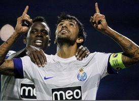 Đêm qua, ai làm lay động cộng đồng mạng hơn Ronaldo?