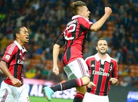 Pha đá phản lưới nhà đáng tiếc của Hubocan