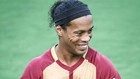Ronaldinho lại phô diễn kỹ thuật ngả bàn đèn siêu phàm
