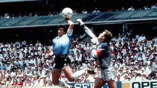 Suarez & 5 pha chơi bóng bằng tay nổi tiếng