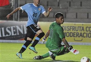 Thủ môn cứu thua ngoạn mục hai lần liên tiếp