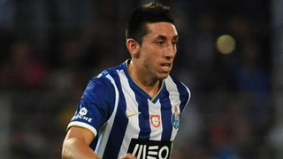 Sao Porto nhận cú đúp thẻ vàng nhanh nhất Champions League