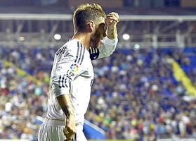 Ramos ghi bàn ấn tượng trên sân tập