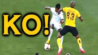 Đấm thẳng vào mặt đối thủ để lấy bóng