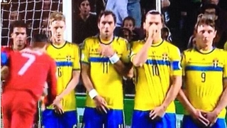 Ibrahimovic xem thường cú sút phạt của Ronaldo?