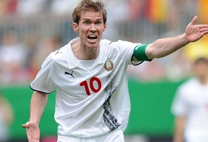 Alexander Hleb làm xiếc với trái bóng