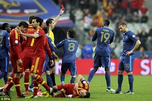 Cựu sao trẻ Man Utd có xứng đáng nhận thẻ đỏ?