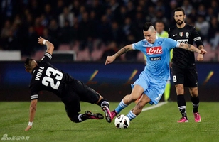 Chia điểm với Napoli, Juventus mở toang cánh cửa tới chức vô địch