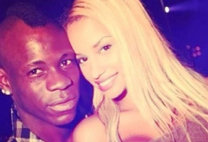 Bồ Balotelli nhảy cực chất