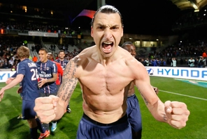 Ibrahimovic to tiếng mắng mỏ sếp PSG