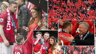 Lên nhận huy chương, Rooney bị CĐV M.U la ó