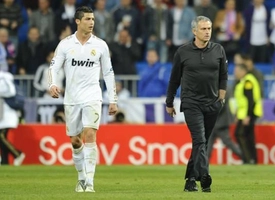 Mourinho và Ronaldo không thèm nhận HC bạc