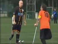 Loạn đả ở trận đấu của các cầu thủ một chân