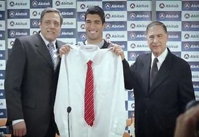 Suarez đầu quân cho ngân hàng